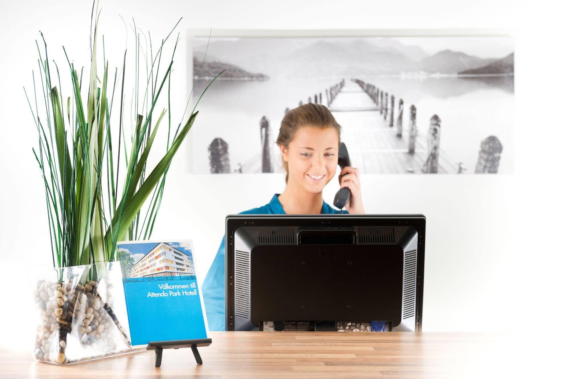 Attendo Park Hotell Huddinge Eksteriør billede